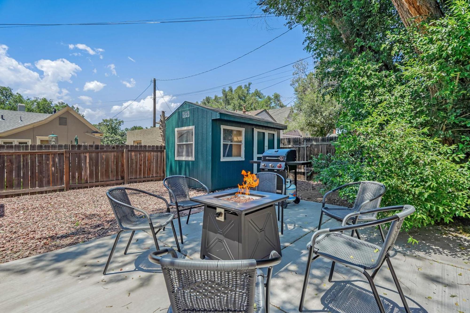 Вілла Neighborly Heights - Downtown King Bbq Fire Pit Колорадо-Спрінгз Екстер'єр фото